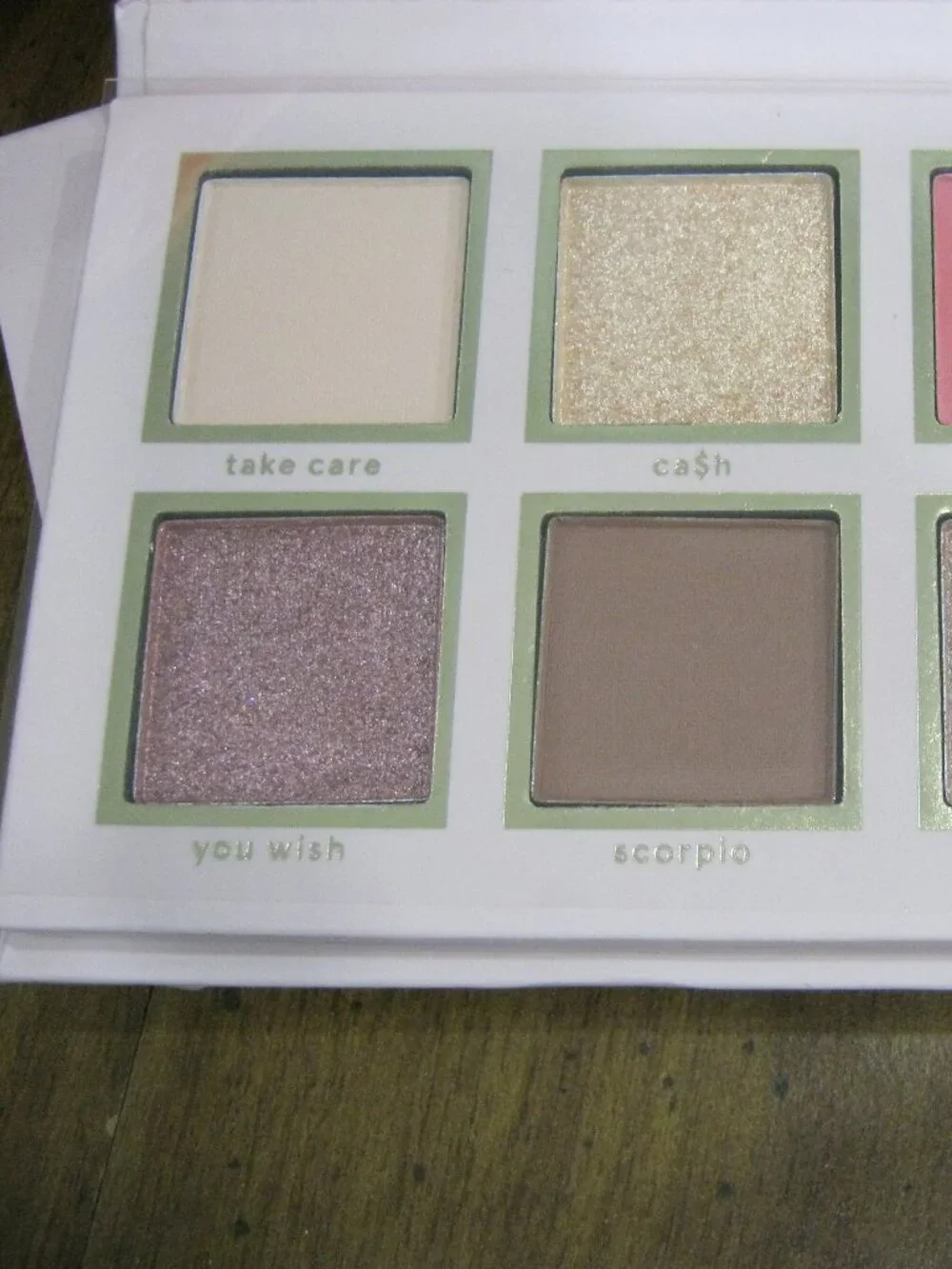BH Cosmetics Mrs. Bella Eyeshadow Palette - Picture 2 of 4